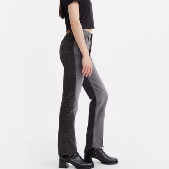 Levi's Black Straight Leg Jeans with Vintage Look - Picture 2 of 7